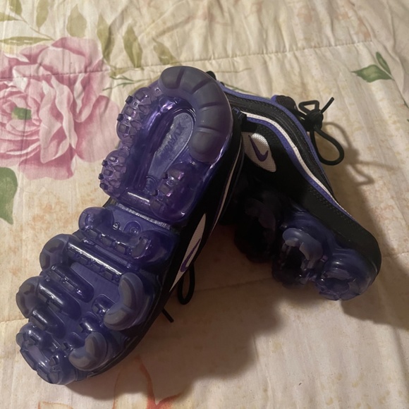 Nike size 4 - Picture 4 of 4